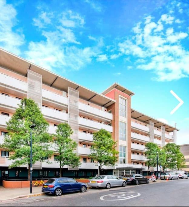 Bright, Nice Interior, Close To The City, 2 Bedroom Apartment London Bagian luar foto