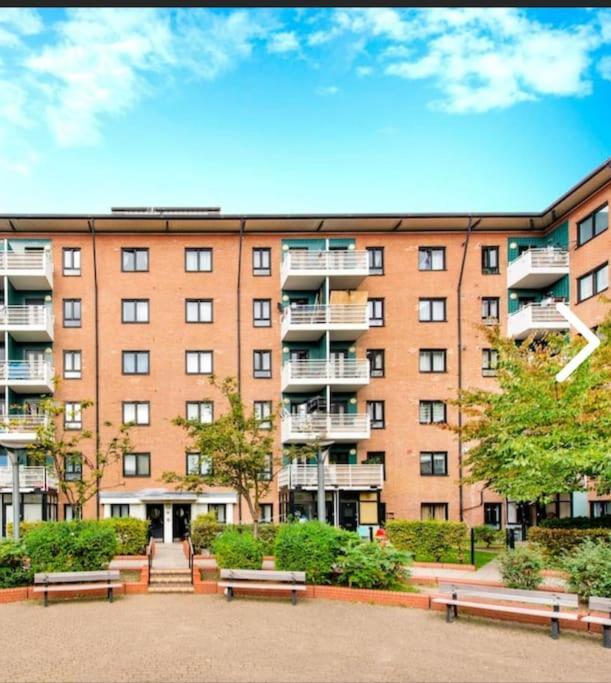 Bright, Nice Interior, Close To The City, 2 Bedroom Apartment London Bagian luar foto