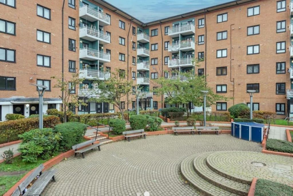 Bright, Nice Interior, Close To The City, 2 Bedroom Apartment London Bagian luar foto